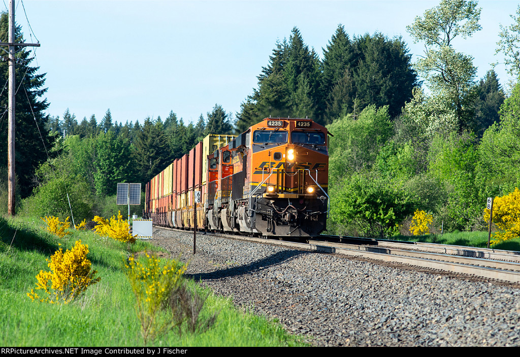 BNSF 4235